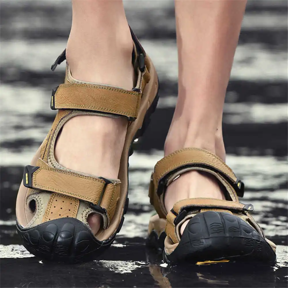 Different Aquatic Sports - Pantoufles d'Eau en Cuir de Vache