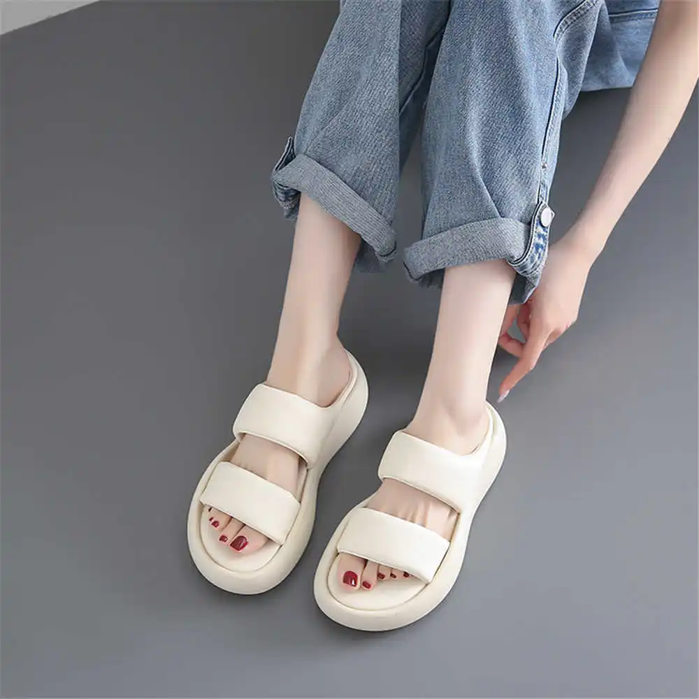 Chaussures d'été à bandes pour - Different Aquatic Sports avis et prix
